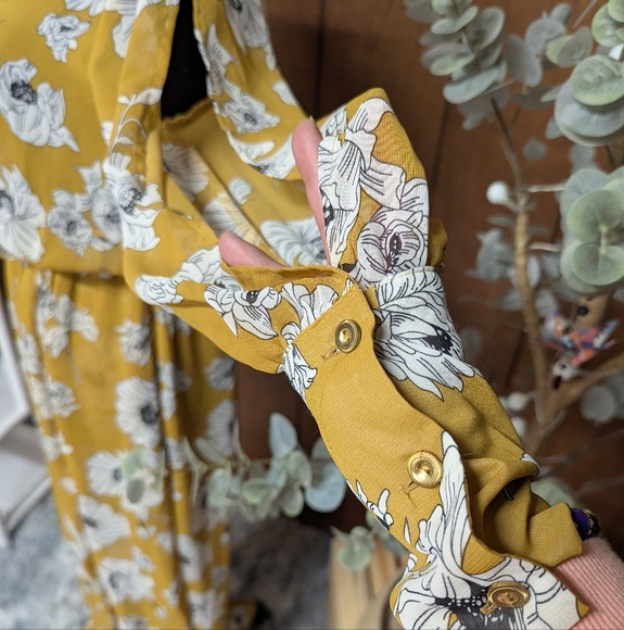 Miley + Molly Mustard Floral Walk-Thru Maxi Romper Boho Glam SZ M - Picture 5 of 13